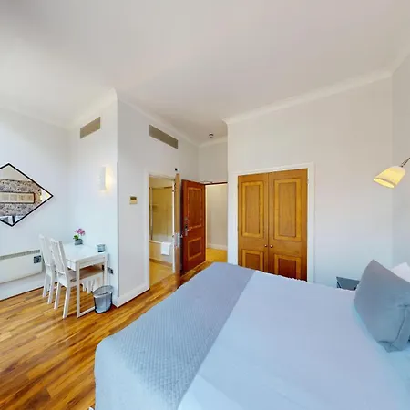 Hotel Msk 82 Londra