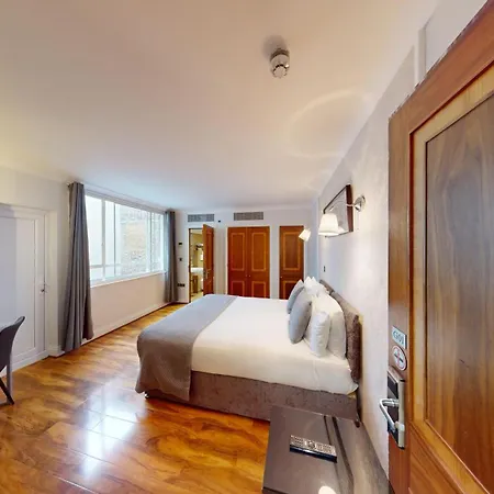 Msk 82 Hotel Londra