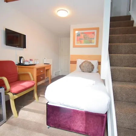 Hotel Pembridge Palace 3*