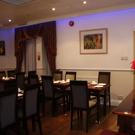 Admiral At Park Avenue London