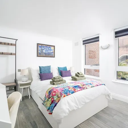 Apartamento Beautiful & Serene Flat In The Heart Of