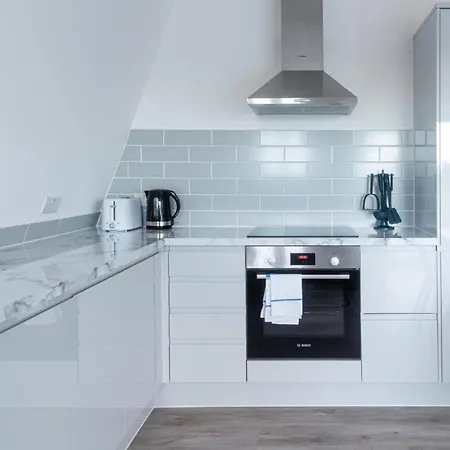 Newly Refurbished 2 Bed With Fantastic View London