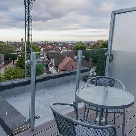 Apartment Newly Refurbished 2 Bed With Fantastic View