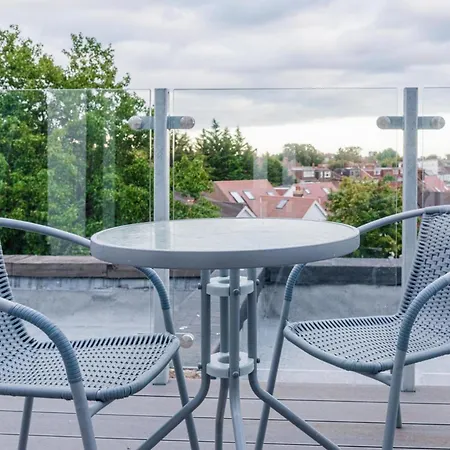 Apartment Newly Refurbished 2 Bed With Fantastic View London