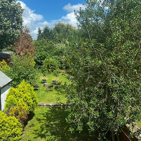 Holiday home Highfield With Free Parkings, Surbiton, Kingston Upon Thames, Surrey, Greater London , Uk *
