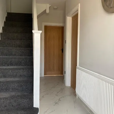 Holiday home Highfield With Free Parkings, Surbiton, Kingston Upon Thames, Surrey, Greater London , Uk