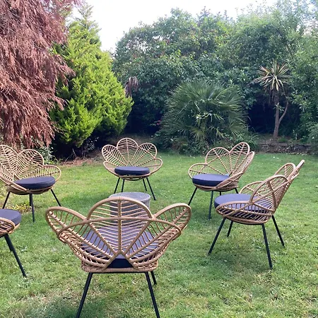 Highfield With Free Parkings, Surbiton, Kingston Upon Thames, Surrey, Greater London , Uk Surbiton