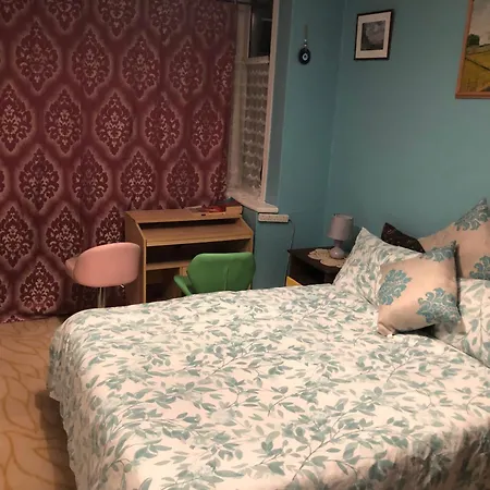 Homestay House 220 London