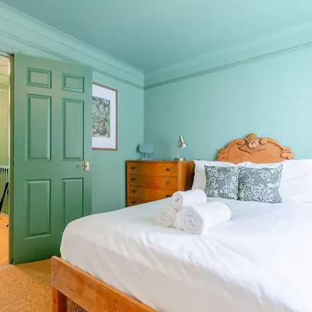 Bright 3 Bedroom House Near King's Cross Stpancras *