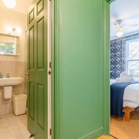 Bright 3 Bedroom House Near King's Cross Stpancras Holiday home