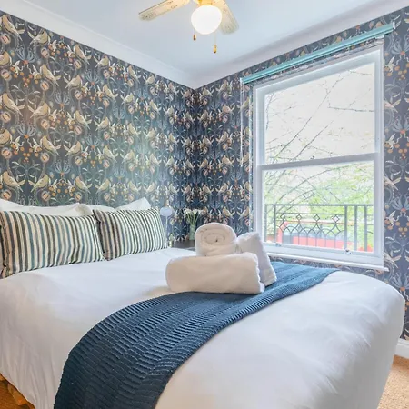 Bright 3 Bedroom House Near King's Cross Stpancras * London