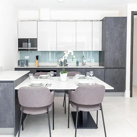 Premier Near Camden Markets Very Close To Tube Stations By Sojo