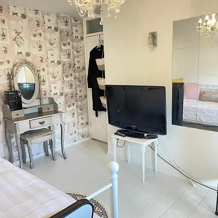 Maison d'hôtes Happy Place With Kitchenette- Female Only *