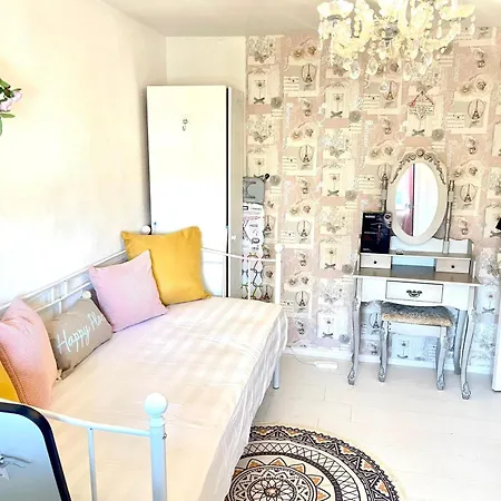 Happy Place With Kitchenette- Female Only Maison d'hôtes Londres