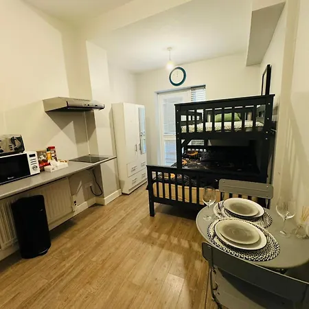 Halloway Guest 54 Apartment London