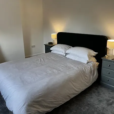 Luxury With 2-beds Apartment