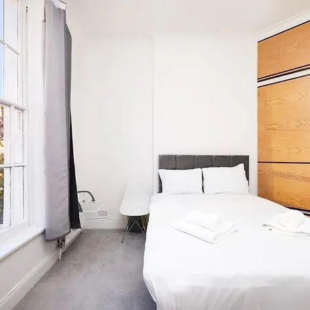 Spacious Minimalist 1br Flat In Apartamento *