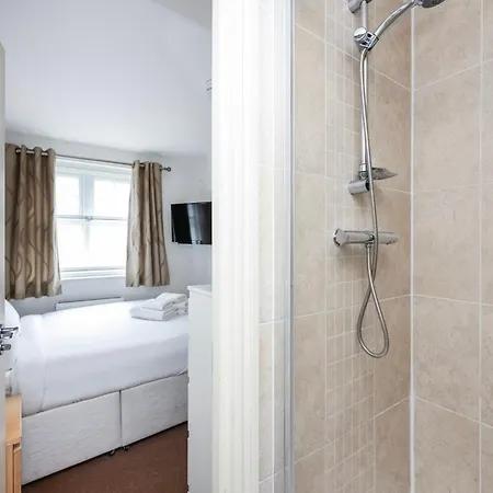 Apartment Vibrant Clapham Double Bedroom *