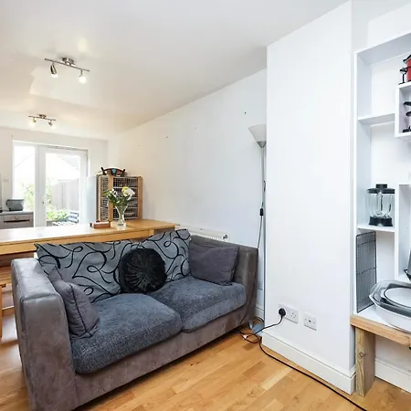 Vibrant Clapham Double Bedroom