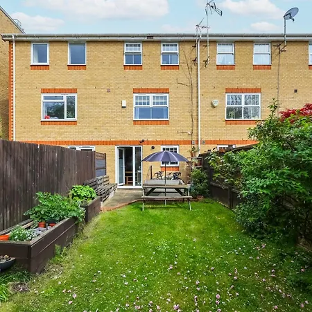 Apartment Vibrant Clapham Double Bedroom