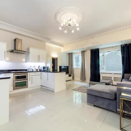Apartment Astounding 3br Flat, 5 Min To Hyde Park *