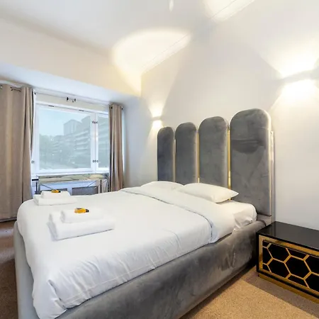 Astounding 3br Flat, 5 Min To Hyde Park