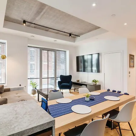 Apartment Chic 2 Bedroom Flat With Balcony *