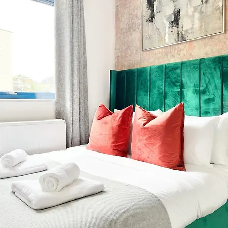 Weekly Or Monthly - Relocation & Business - 4 Guests - By Hofin Stays Short Lets & Serviced Apartment London