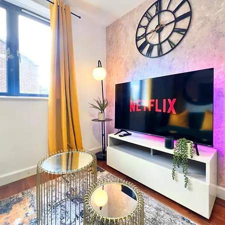 Weekly Or Monthly - Relocation & Business - 4 Guests - By Hofin Stays Short Lets & Serviced London