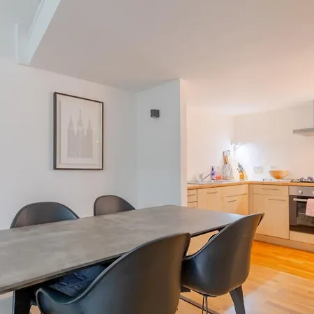 Chic 1bd Maisonette Whot Tub King's Cross! Apartment London
