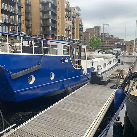 Historic Dutch Barge, Idyllic Location London