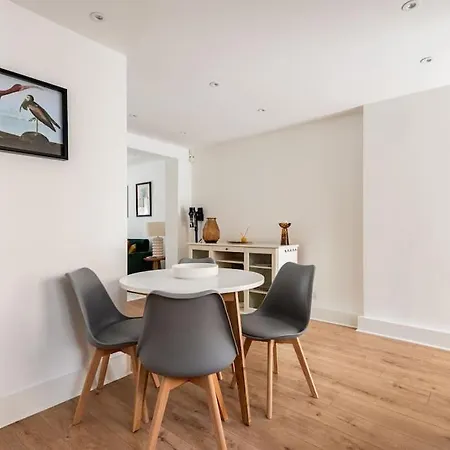 Holiday home 2bd Mews House, Wanstead London