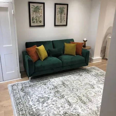 2bd Mews House, Wanstead