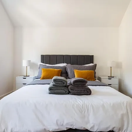 2bd Mews House, Wanstead London