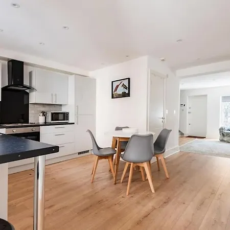 2bd Mews House, Wanstead Holiday home London
