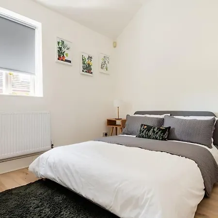 2bd Mews House, Wanstead