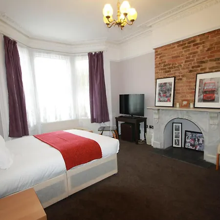 Hotel Manor House London