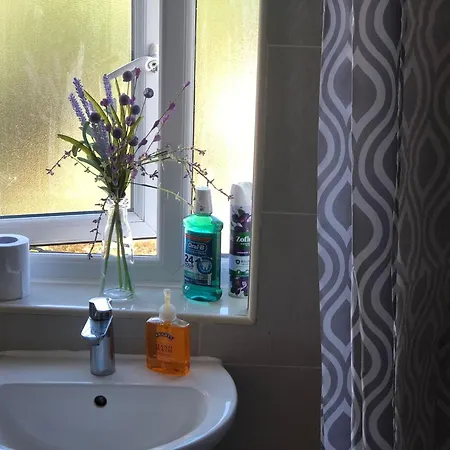 Cosy Relaxing 4 Bed With 2 Parking Space * Hatch End