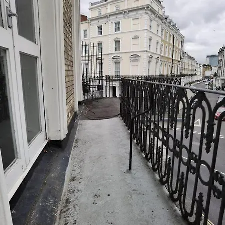 Charming Large With Balcony Apartment *
