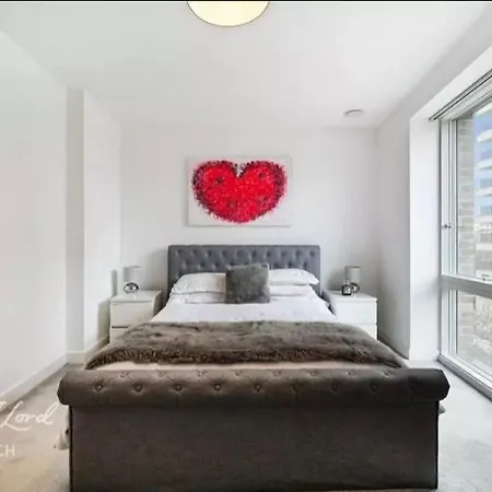 Apartment Cosy Near O2 *