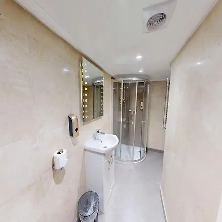 Msk Premium Apartment London