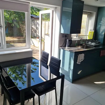 Zone 1 House With Secure Garden * London