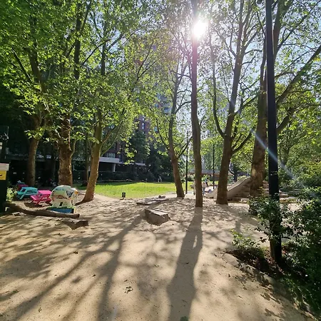 Zone 1 House With Secure Garden Apartment