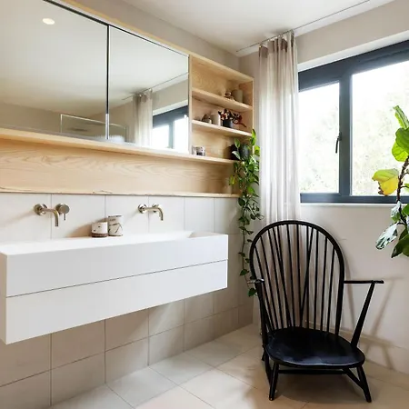 Veeve - Visual Virtuosity Holiday home London