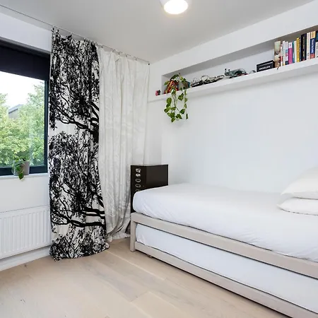 Veeve - Visual Virtuosity Holiday home London