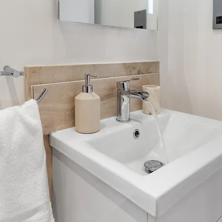 Elegant Oasis - 2 Bed - Garden - 65 Inch Tv & Netflix London