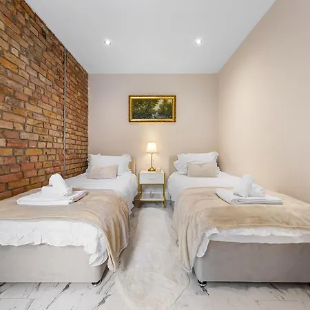 Apartment Elegant Oasis - 2 Bed - Garden - 65 Inch Tv & Netflix *