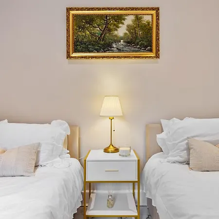 Elegant Oasis - 2 Bed - Garden - 65 Inch Tv & Netflix