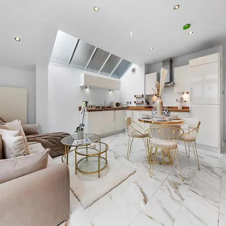 Elegant Oasis - 2 Bed - Garden - 65 Inch Tv & Netflix London