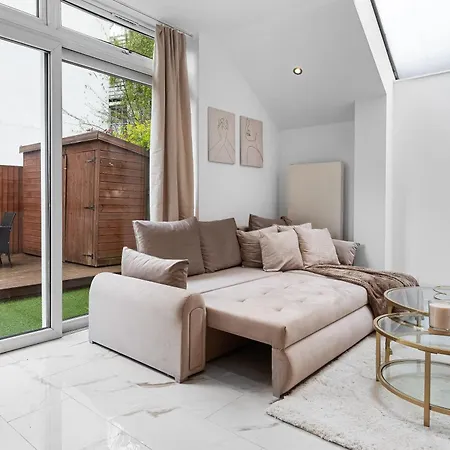 Elegant Oasis - 2 Bed - Garden - 65 Inch Tv & Netflix *
